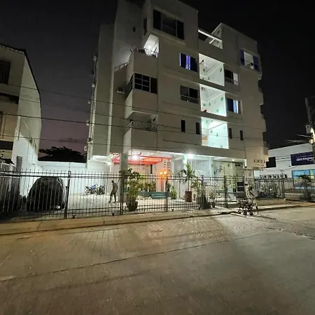 Cozy With Private Terrace Near Old Town Apartamento *
